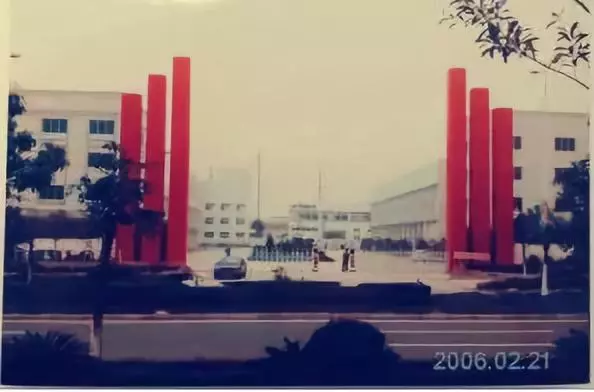 工夫玻璃线脱硝除尘工夫低压脉冲袋式除尘工夫